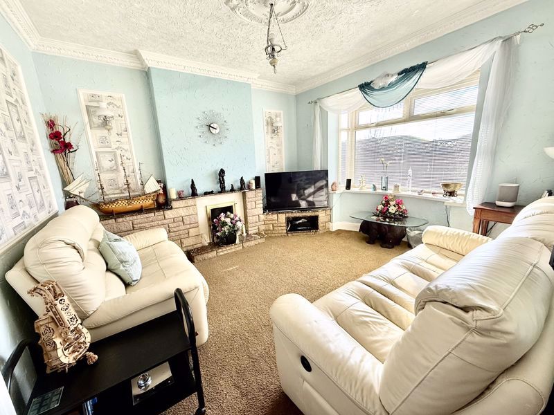 Lounge- click for photo gallery